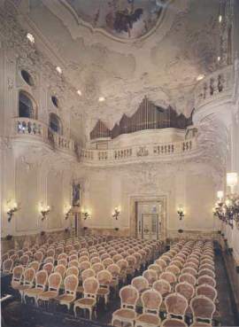 accademia-chigiana-di-siena-salone-dei-concerti